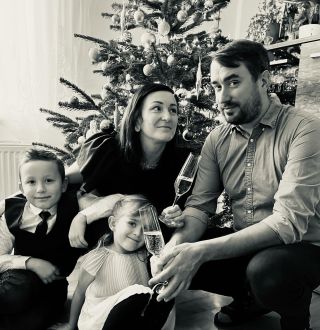 Všem přejeme Krásné Vánoce, lásku a mír v novém roce!! 🥂💫